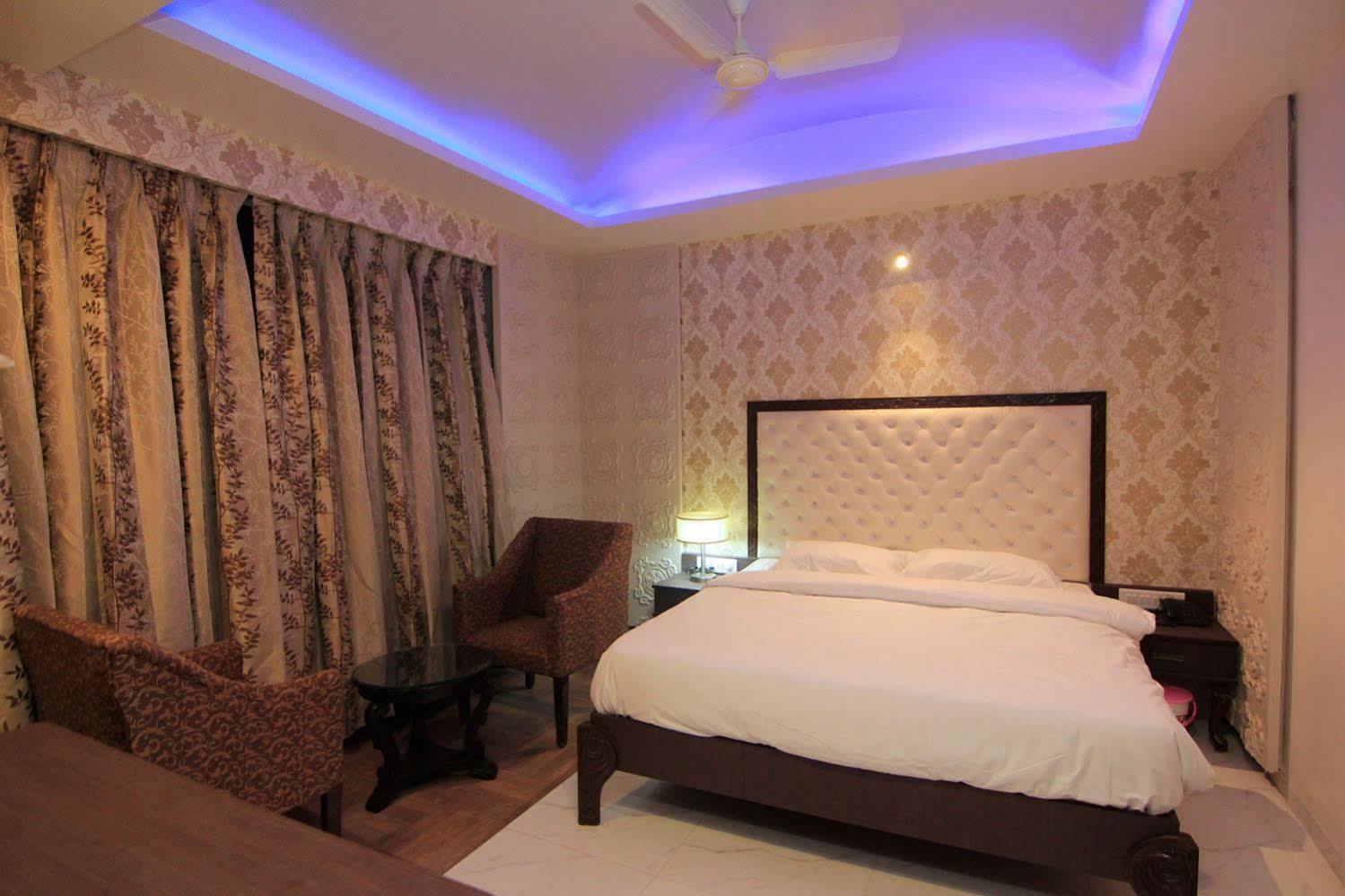 Hotel Sai Dharam Palace Shirdi Luaran gambar